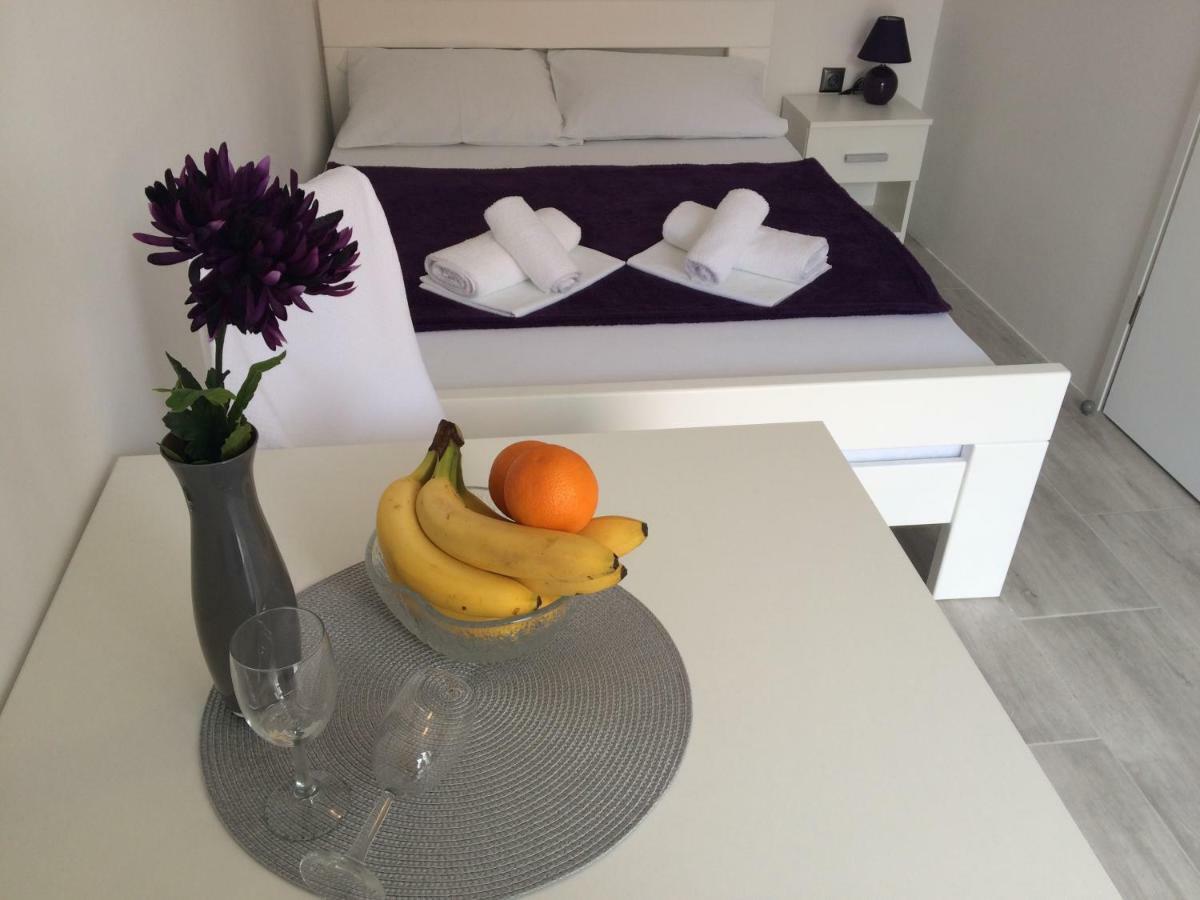 Apartments Nina Omišalj Eksteriør bilde
