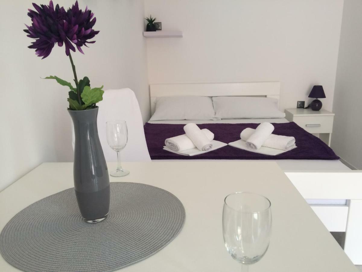 Apartments Nina Omišalj Eksteriør bilde
